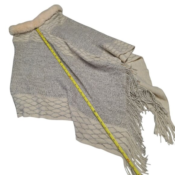 Anthropologie Do Everything In Love Poncho One‎ Size Faux Fur Collar Knit Fringe - Picture 6 of 13